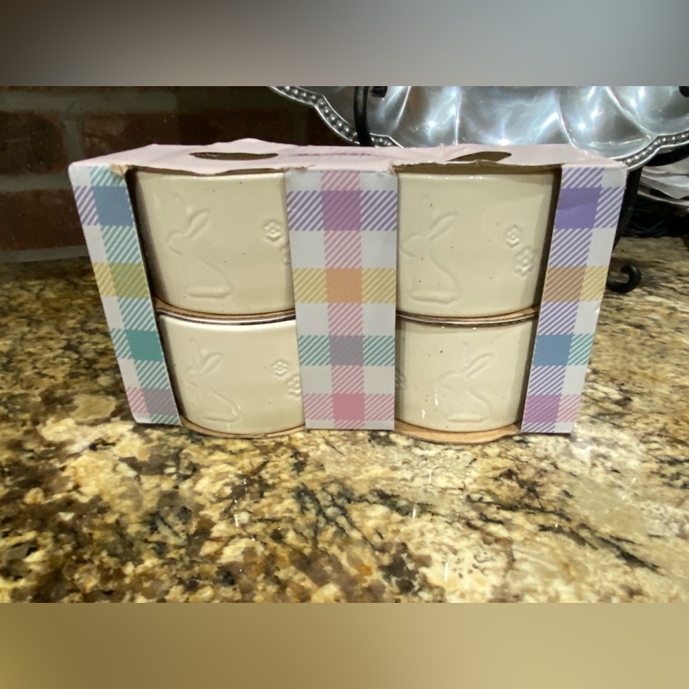 The Bakeshop by Masterclass ivory speckled Rabbit and floral ramekin set…NEW